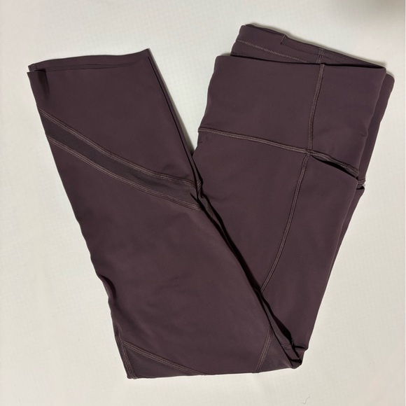 Lululemon leggings (with pockets) 21” - Picture 2 of 8